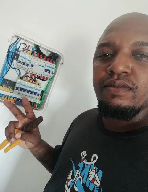 Meus serviços como eletricista em queimados