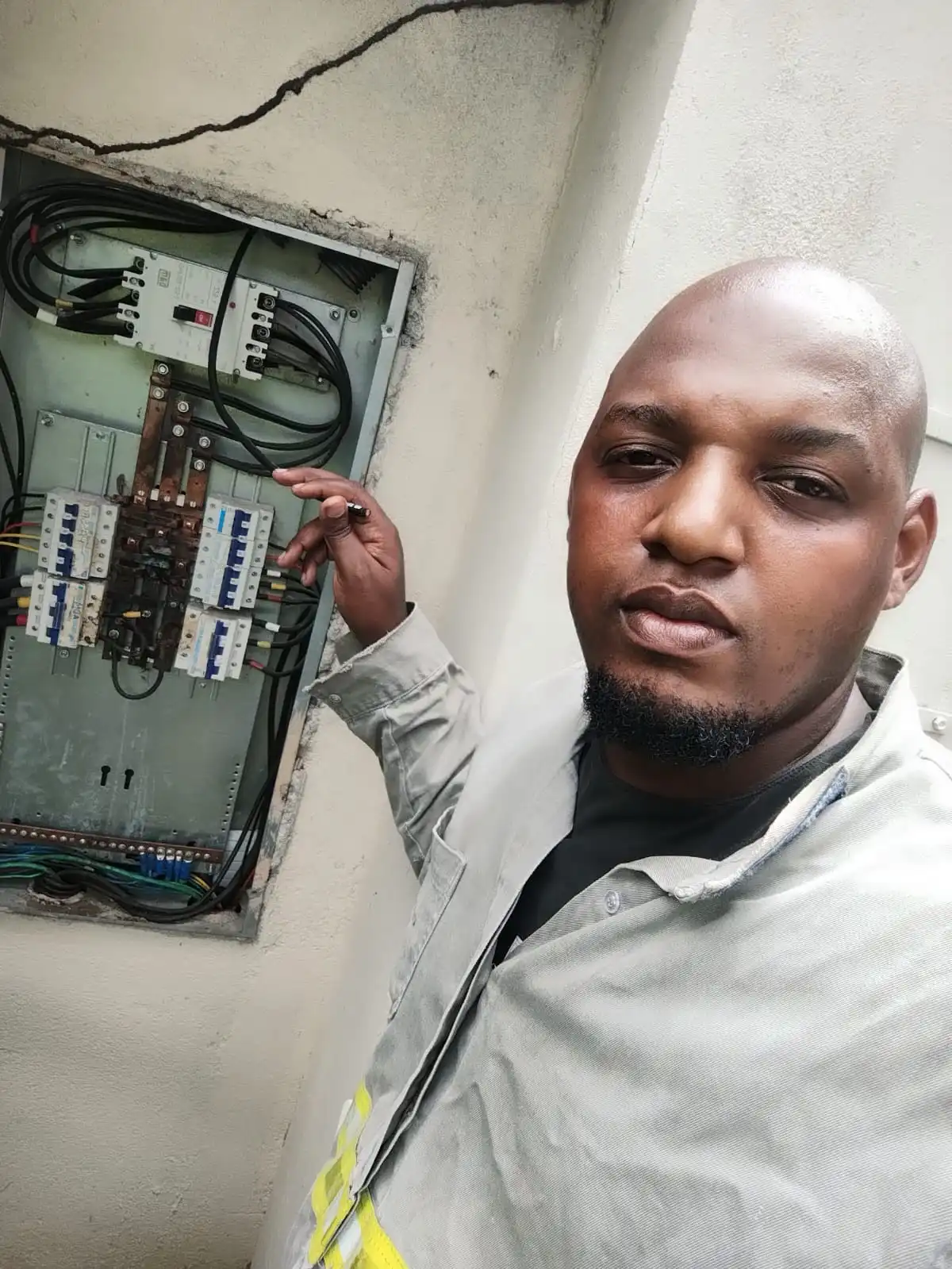 terceiro quadro de elétrica feito pelo eletricista em belford roxo